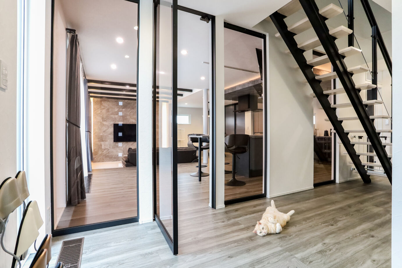 デワホーム 【大空間のLDK/全館空調/回遊動線】快適さも・便利さも・おしゃれさも詰め込んだ、ジャパンディなお家の建築実例画像4