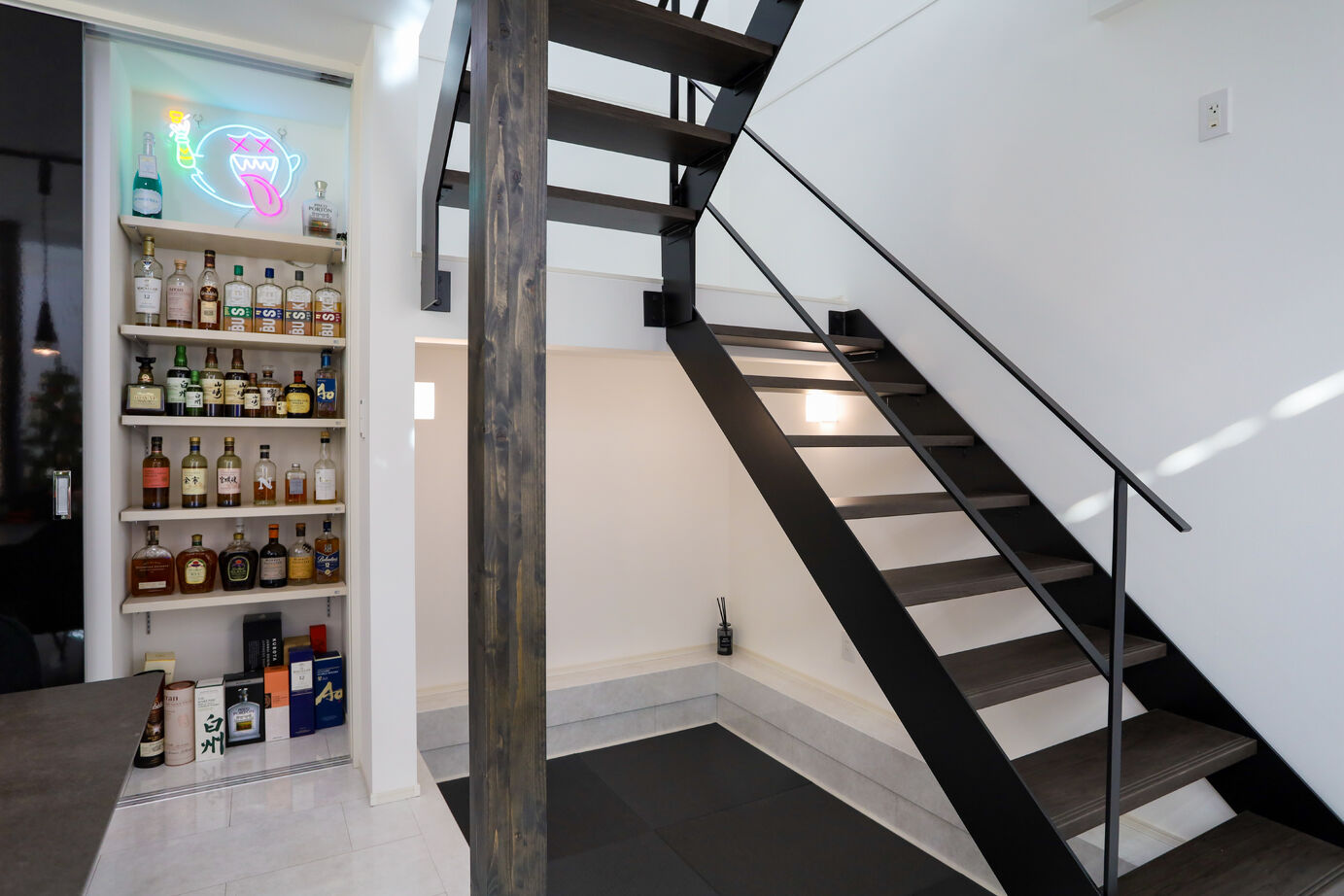 デワホーム 【大空間のLDK/高級感あふれるスタイリッシュなインテリア】上質な空間で何気ない日常も特別なものにの建築実例画像5