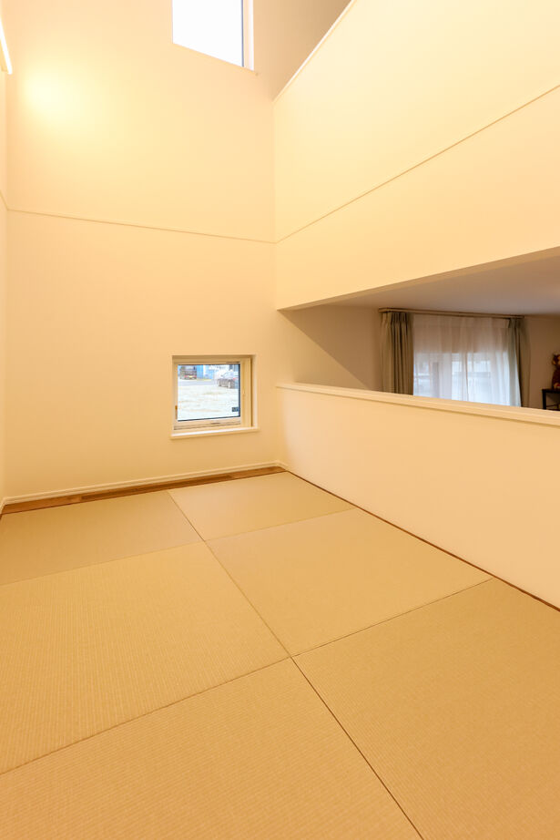 デワホーム 半地下の大容量収納スペース/回遊動線/全館空調　便利でかつ性能もいい。スキップフロアのあるお家の建築実例画像8