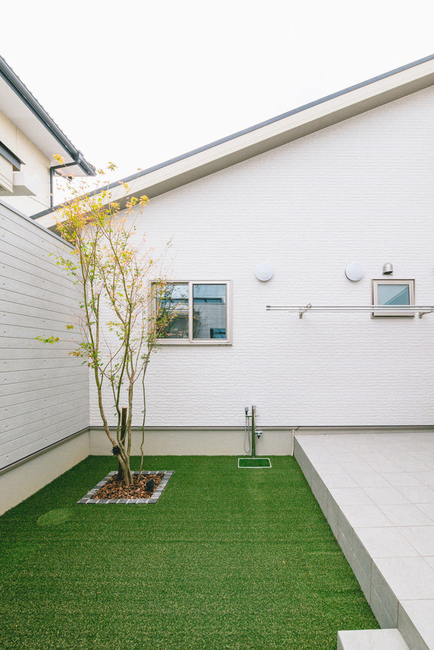 コンフォートハウス 憧れの平屋と暮らしやすさ。思い描いた理想の家には今日もおひさまのぬくもりが満ちている。の建築実例画像2