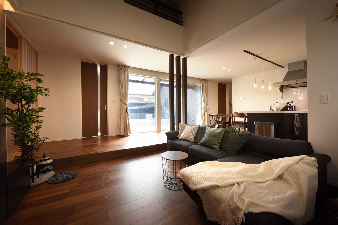 コンフォートハウス 中庭にプールがある平屋の建築実例画像3