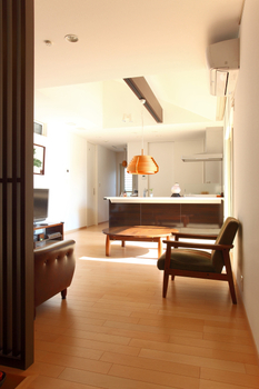 ヤマダホームズ 【平屋】中庭や玄関がＬＤＫとつながって、「面積以上の広さを感じます」の建築実例画像2