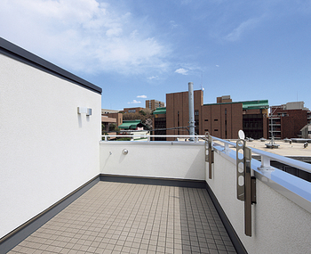 ヤマダホームズ 都心の傾斜地27坪を活かす4層構造　見晴らしも開放感も期待以上にの建築実例画像7