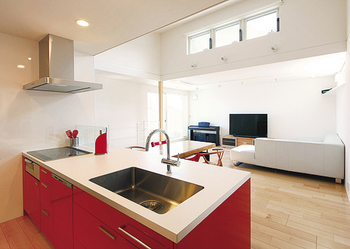 ヤマダホームズ 完全分離型２世帯住宅で、快適生活　シャープな外観が街並みに調和するの建築実例画像3