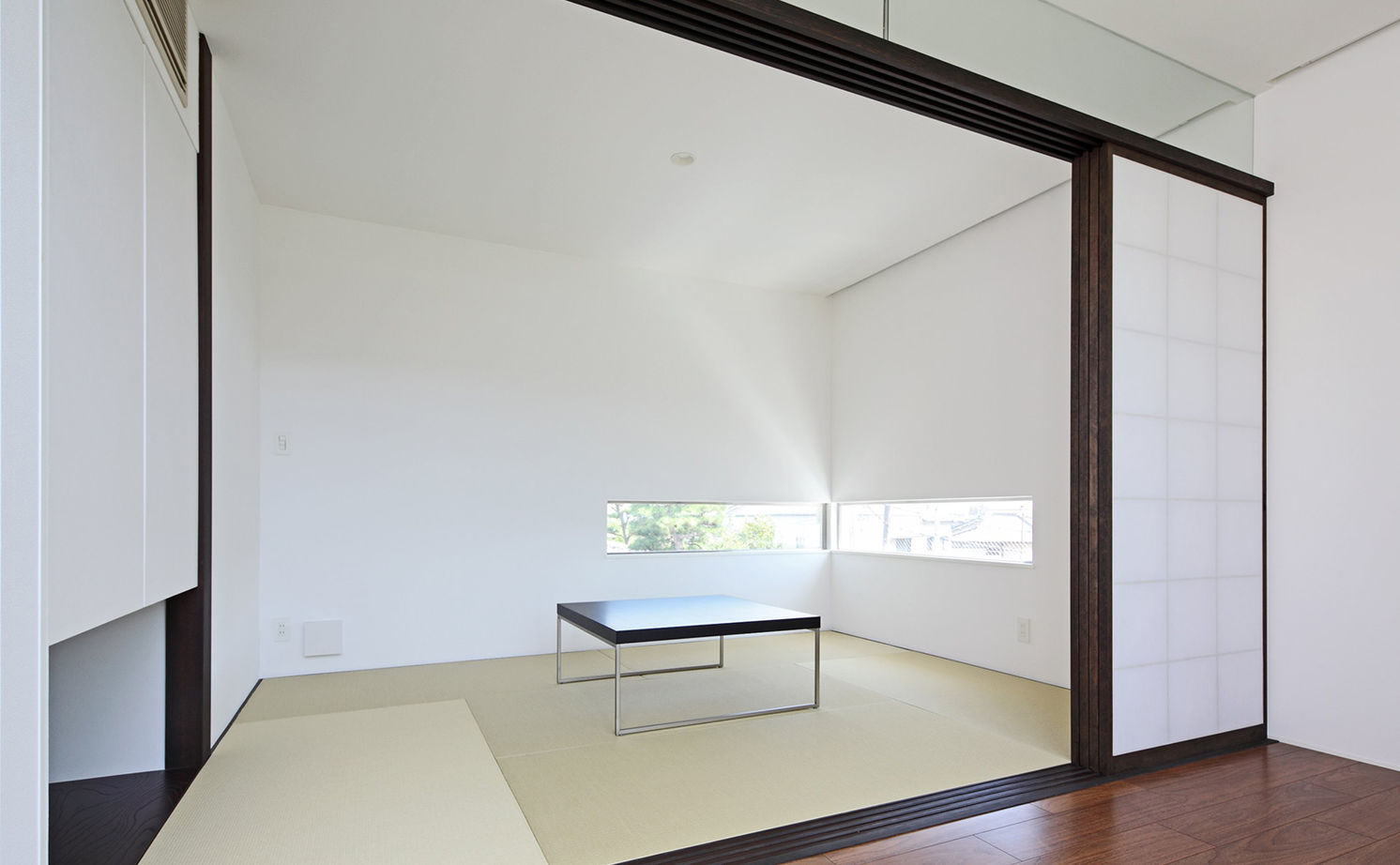 ヤマダホームズ 敷地の高低差を活かした空間構成で、家族の気配と温もりを感じる住まいの建築実例画像7