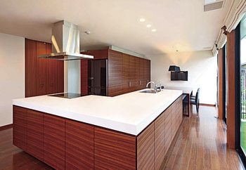 ヤマダホームズ 【平屋】思い出深いバリ島をイメージ。中庭が開放感を彩る平屋の住まいの建築実例画像4