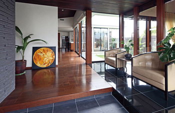 ヤマダホームズ 【平屋】思い出深いバリ島をイメージ。中庭が開放感を彩る平屋の住まいの建築実例画像7