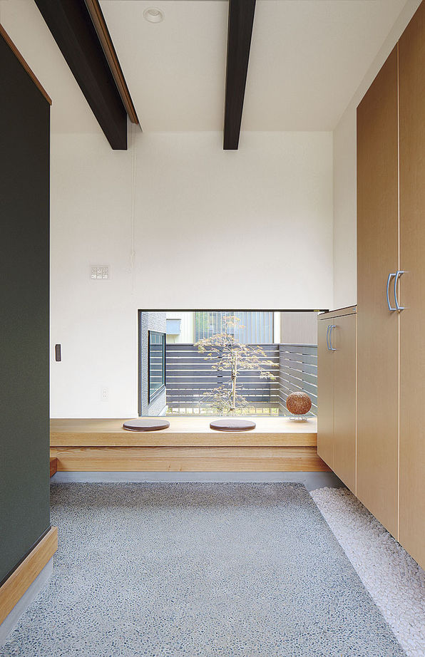 ヤマダホームズ 自由に座れる縁側で空間をつないで　多彩な暮らしを愉しむ住まいの建築実例画像2