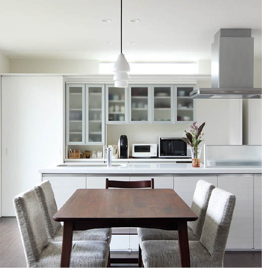 ヤマダホームズ 大きな窓から庭の眺めを楽しむ和モダンの感覚を活かした住まいの建築実例画像5