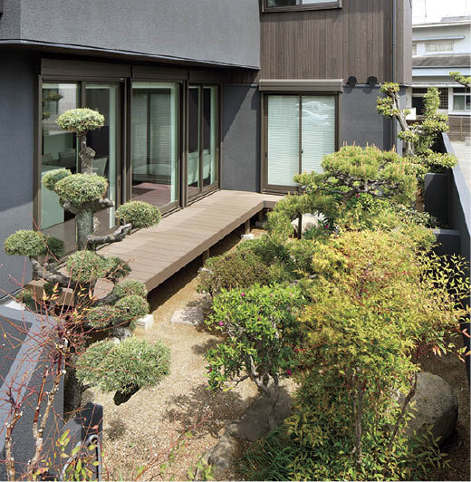 ヤマダホームズ 大きな窓から庭の眺めを楽しむ和モダンの感覚を活かした住まいの建築実例画像7