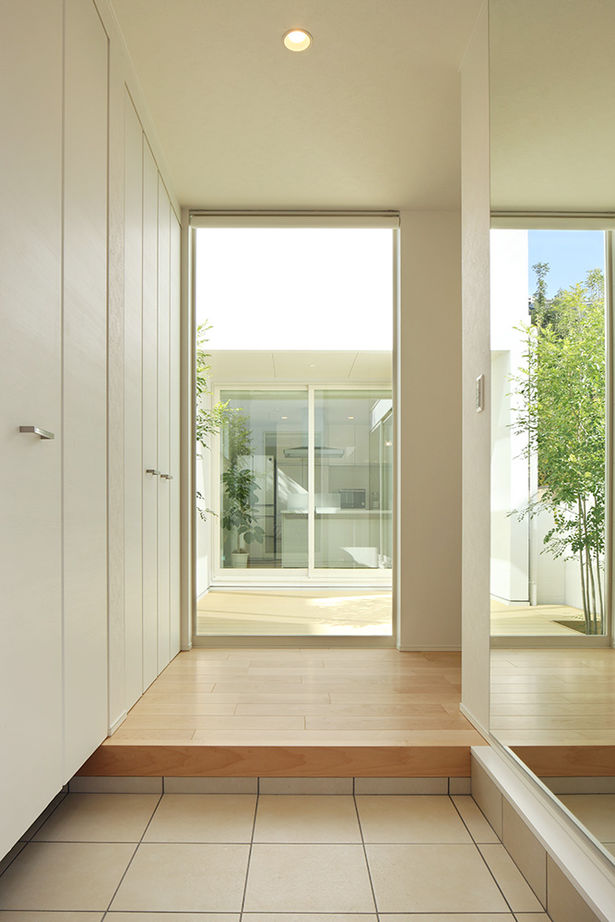 ヤマダホームズ 中庭とスケルトン階段で空間を広く　子どもが元気に育つ明るい住まいの建築実例画像5