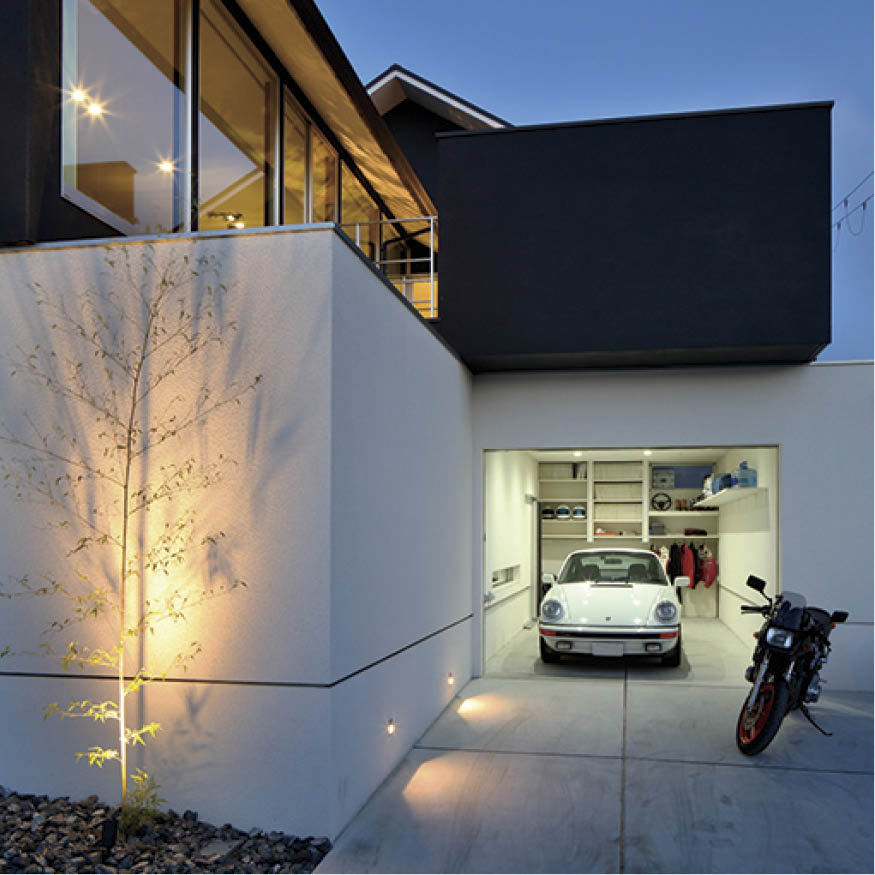 ヤマダホームズ 【ガレージハウス】視線を遮りながら内と外をつなぎ自然の心地よさを取り込む住まいの建築実例画像1