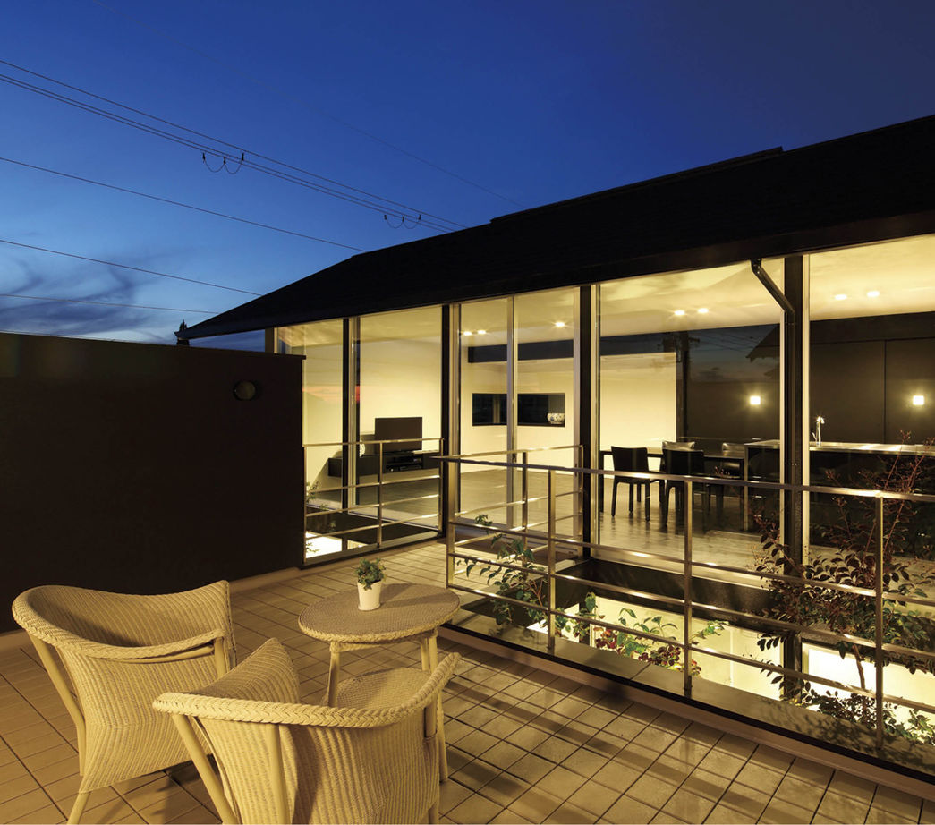 ヤマダホームズ 【ガレージハウス】視線を遮りながら内と外をつなぎ自然の心地よさを取り込む住まいの建築実例画像5