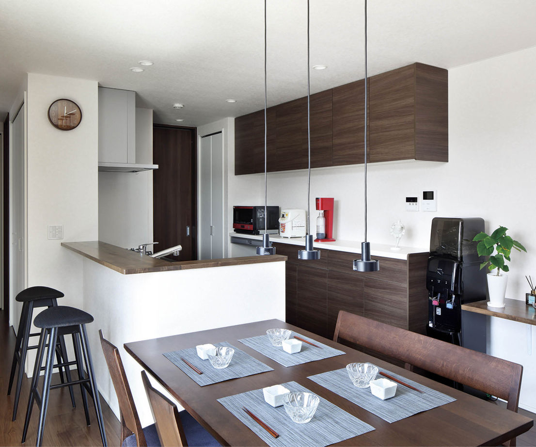 ヤマダホームズ 勾配天井の吹抜けで明るく開放的に　ワンフロアで快適に暮らす住まいの建築実例画像3