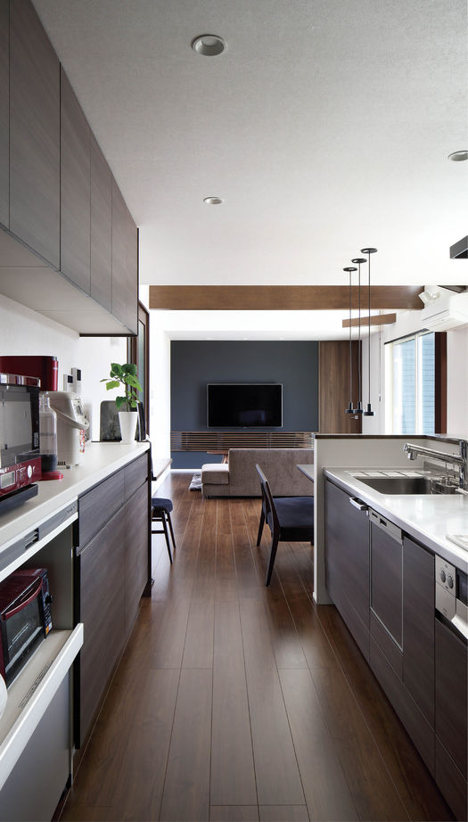 ヤマダホームズ 勾配天井の吹抜けで明るく開放的に　ワンフロアで快適に暮らす住まいの建築実例画像4