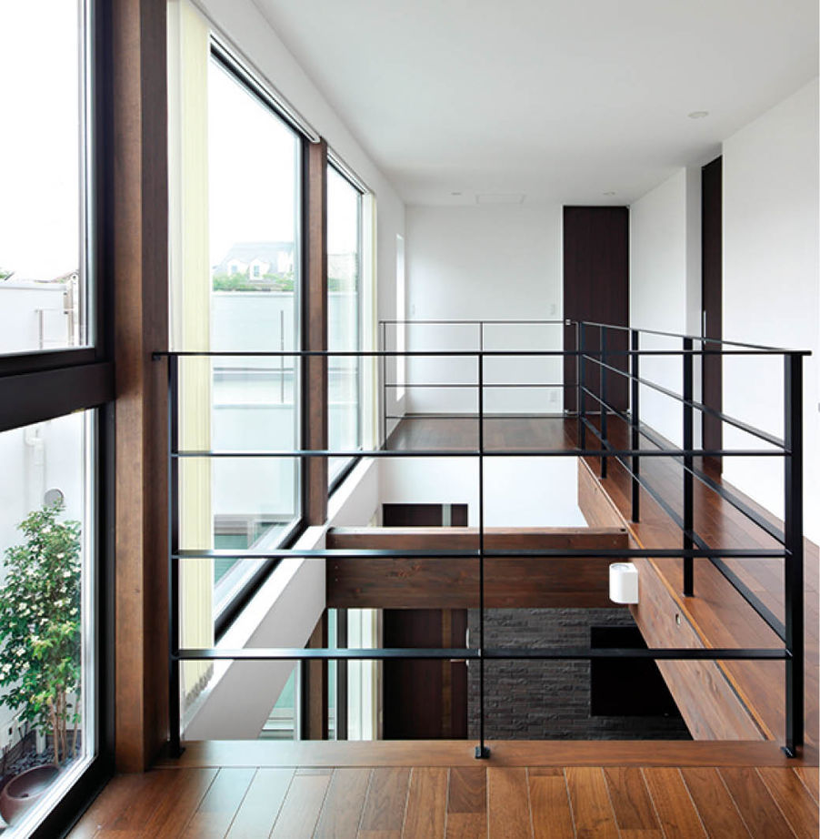 ヤマダホームズ 内と外をつなぐ設計で明るく広々と中庭の滝の水音に心癒される住まいの建築実例画像6