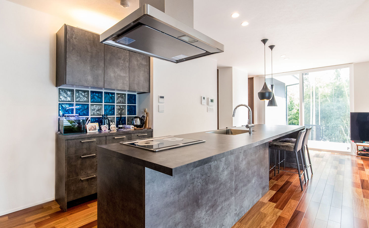 ヤマダホームズ 内側に開口を設け、プライバシーを守りながら家族がのびやかに過ごせる、くつろぎの住まいにの建築実例画像2