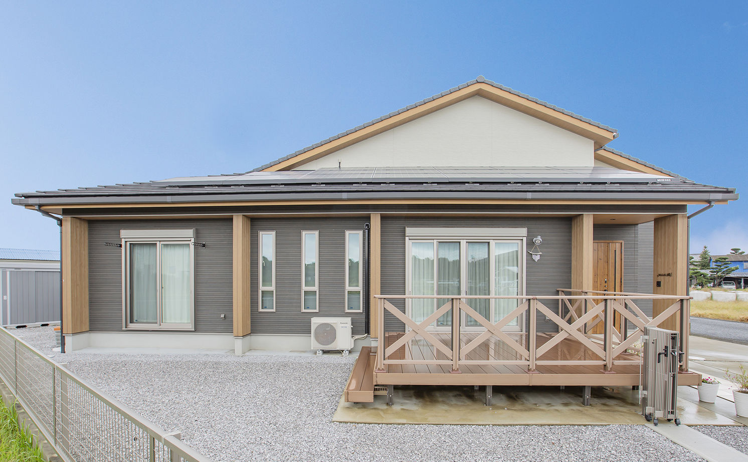 ヤマダホームズ ゆとりの広さと勾配天井の効果で、よりいっそうの開放感を満喫できる、平屋の住まいの建築実例画像4