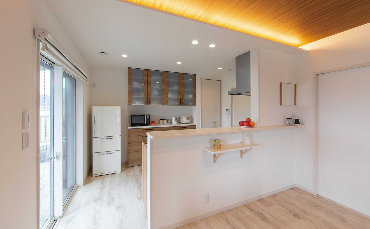 ヤマダホームズ 子育て＆共働き家族に暮らしやすい平屋。家事動線が良く、大容量の太陽光パネル、3台の駐車スペースも確保の建築実例画像2