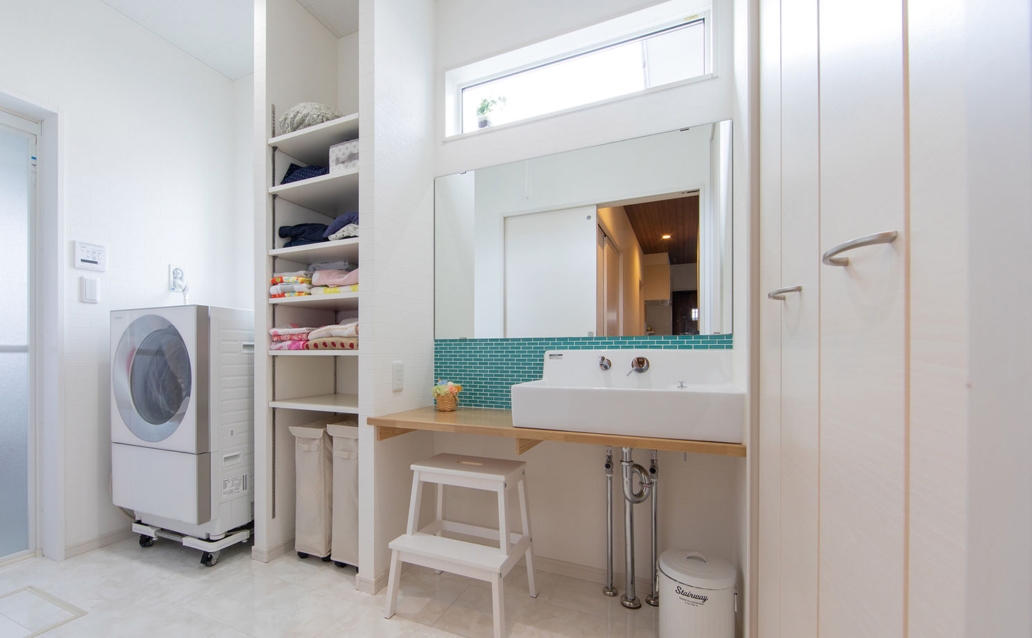 ヤマダホームズ 子育て＆共働き家族に暮らしやすい平屋。家事動線が良く、大容量の太陽光パネル、3台の駐車スペースも確保の建築実例画像8