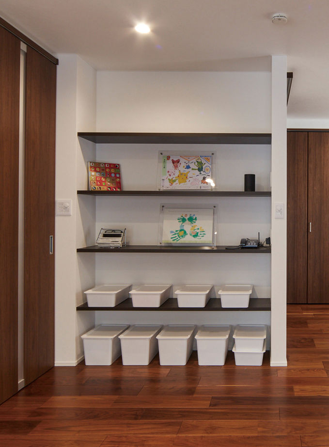 ヤマダホームズ 外部の視線を遮り、土間からLDKまで続く内に広がる設計が開放感を高めた、和モダンの住まいの建築実例画像6