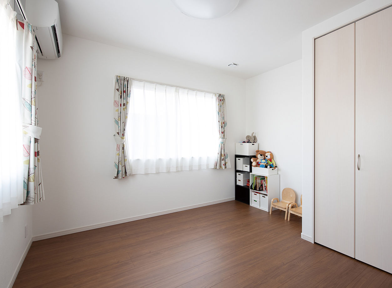 ヤマダホームズ 南面に開口と吹抜けを設けて、あふれる開放感とどこにいても家族の気配が感じられる、理想の住まいにの建築実例画像7