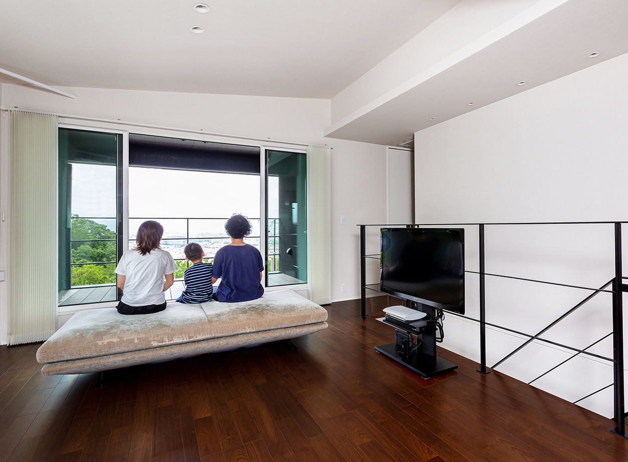 ヤマダホームズ 古民家風の1階と、シンプルモダンな2階リビングの、和とモダンが美しく調和した住まいの建築実例画像2