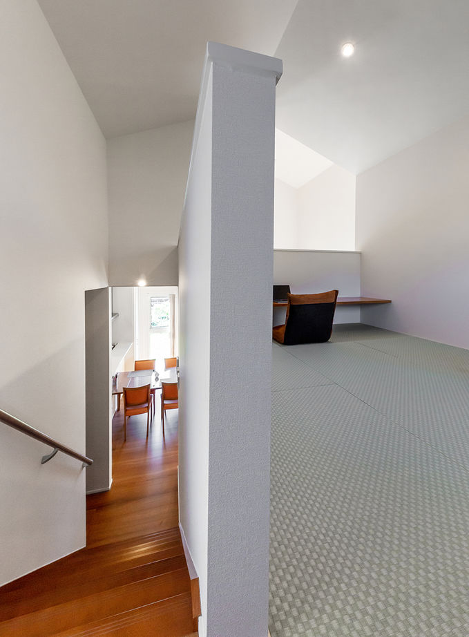 ヤマダホームズ ダイナミックな大屋根の平屋に、天井高を活かしてロフト＋αの空間をつくり、縦空間も楽しめる家にの建築実例画像5