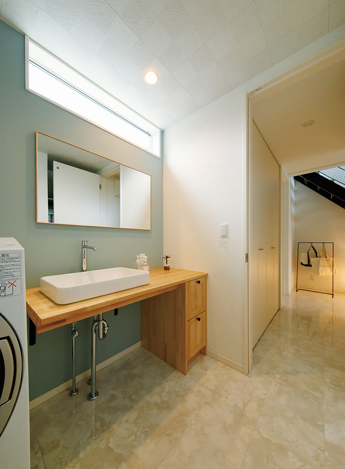 ヤマダホームズ 【2000万円台】フロアを貫く吹き抜け階段と大きな窓で開放的な3階建ての建築実例画像6