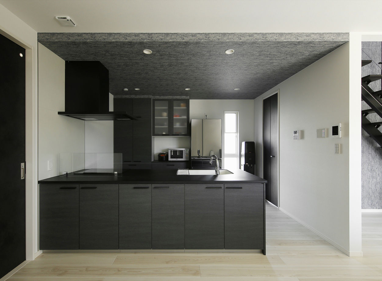 ヤマダホームズ 細部まで選び抜いて「すっきり」を追求した、シンプル間取りのモノトーン空間の建築実例画像2