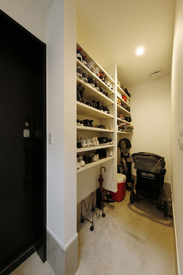 ヤマダホームズ 隣家が迫る立地でも十分な明るさを実現。モダン＆スタイリッシュな3階建ての建築実例画像10