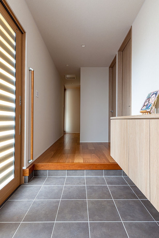 ヤマダホームズ 3種の屋根形状を組み合わせた平屋は、重厚感に若々しい躍動感も漂わせての建築実例画像9