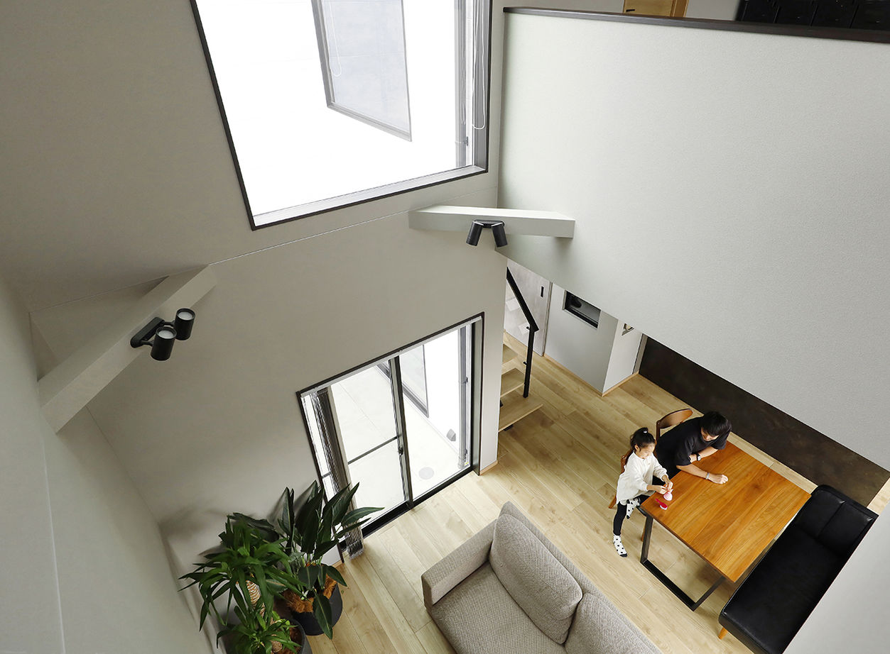 ヤマダホームズ 「石の箱」のように閉じた建物の中で、光と風を浴びながら開放的に暮らすの建築実例画像2