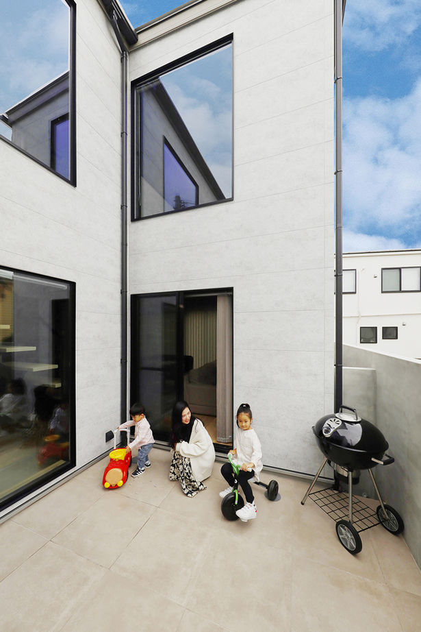 ヤマダホームズ 「石の箱」のように閉じた建物の中で、光と風を浴びながら開放的に暮らすの建築実例画像9