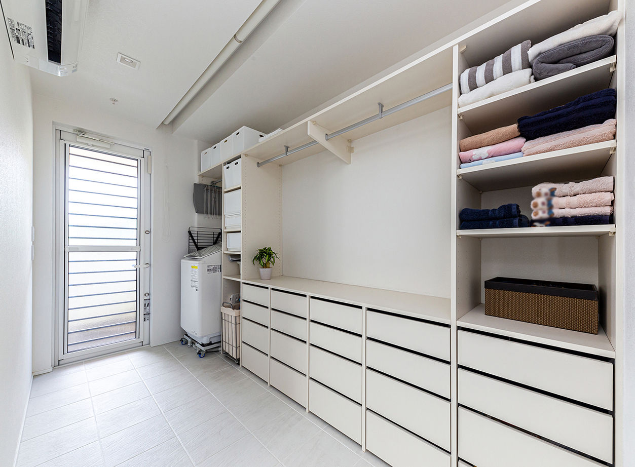 ヤマダホームズ 整然とした大空間に緑の眺望が映える、高台の住まい　の建築実例画像10