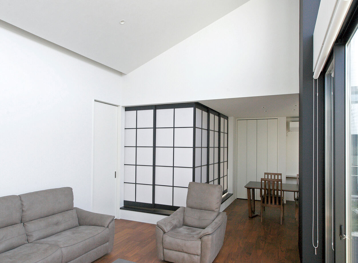 ヤマダホームズ 中庭を回遊しながら暮らす平屋の二世帯住宅の建築実例画像2