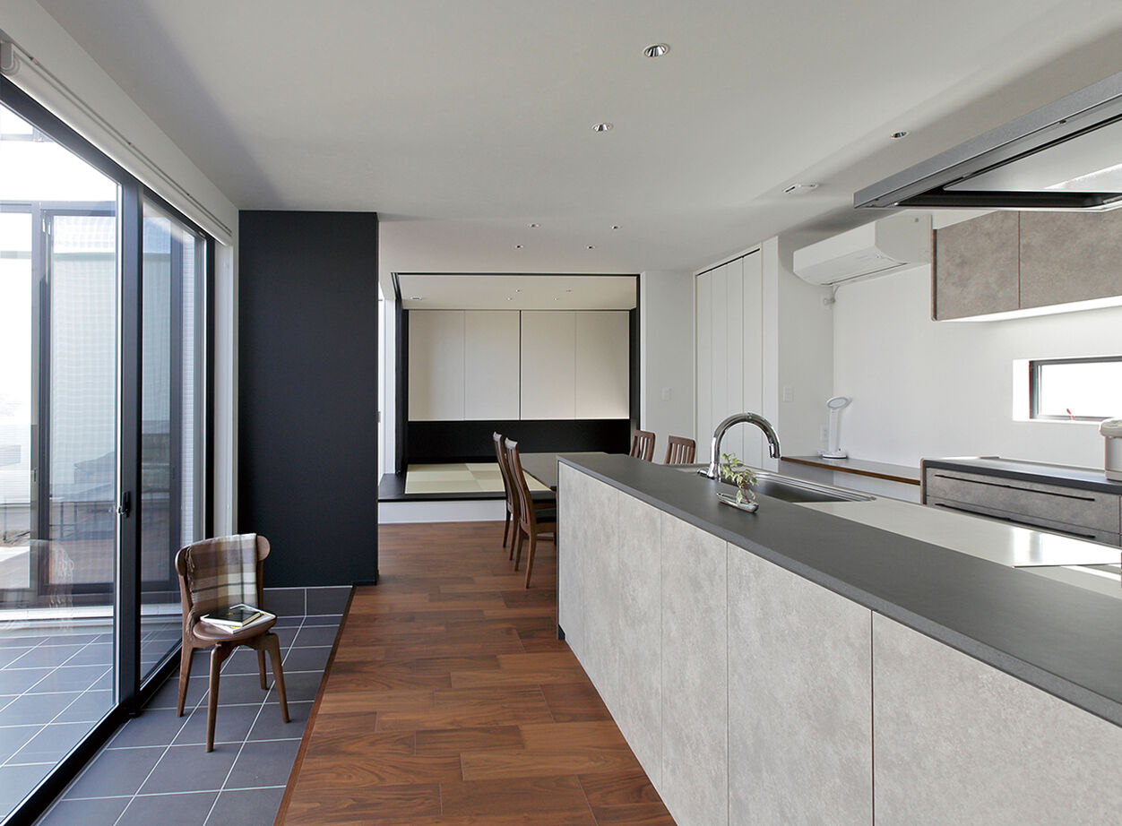 ヤマダホームズ 中庭を回遊しながら暮らす平屋の二世帯住宅の建築実例画像3