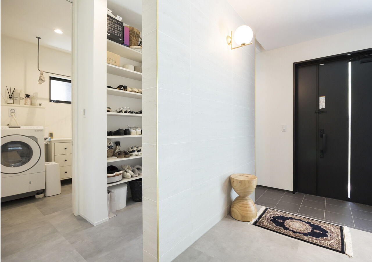 ヤマダホームズ どこをとっても絵になる、吹抜けのあるＬＤＫと二の字キッチン。オーバースライダーのガレージハウスの建築実例画像7