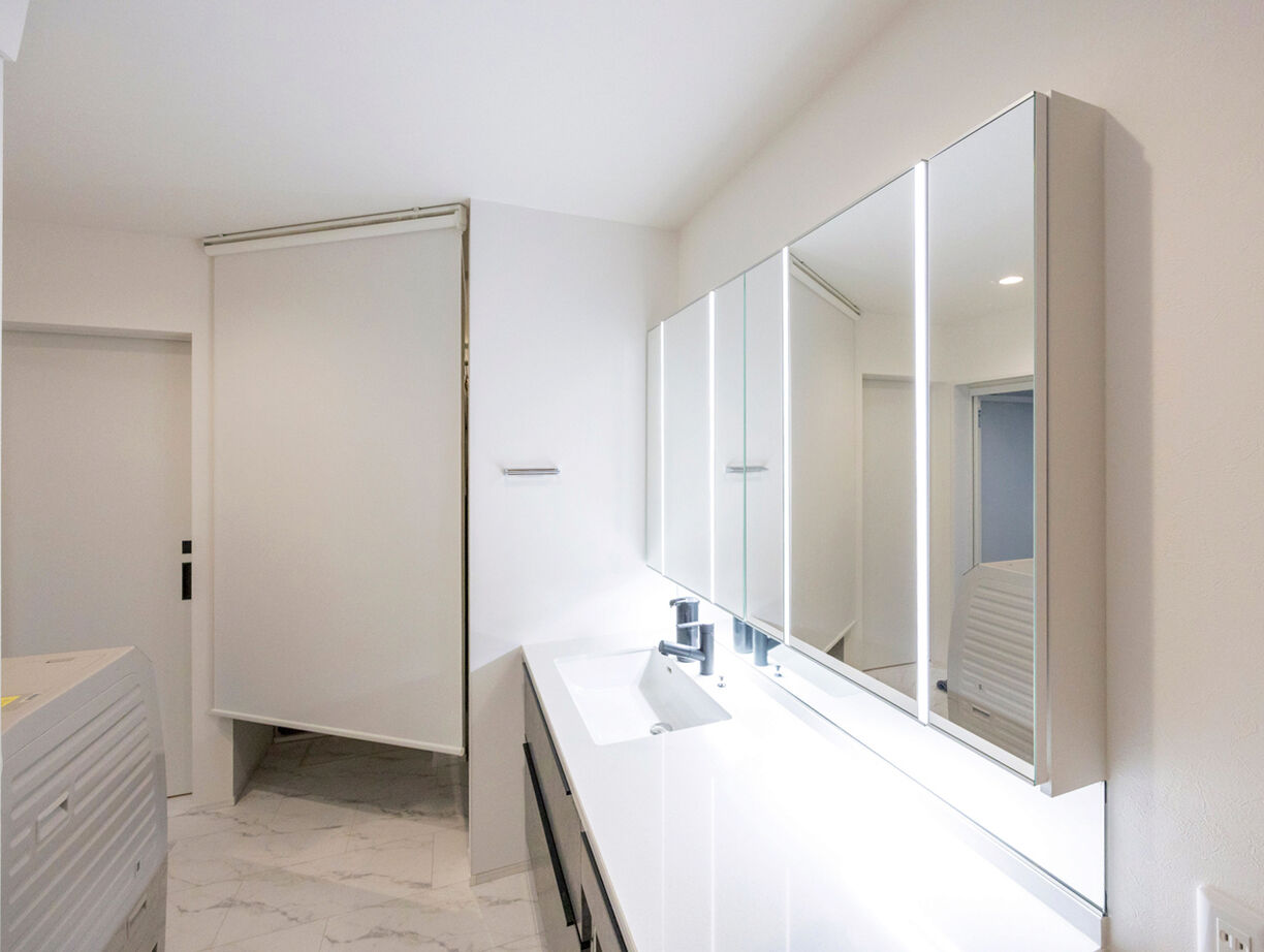 ヤマダホームズ 【都市型３階建て】サウナや二の字キッチン、太陽光発電など、夢と快適を追求した住まいの建築実例画像6