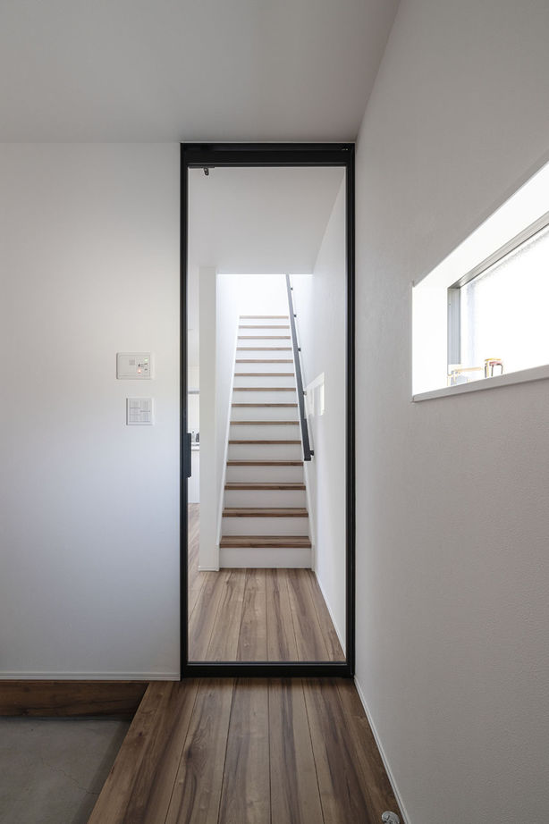 愛される「LDK」iiMA by VISIO 【キッチン/リビング/バルコニー/30坪台/間取り有】 ロジアが繋ぐ内と外。 光が降り注ぎ開放感溢れる家の建築実例画像7