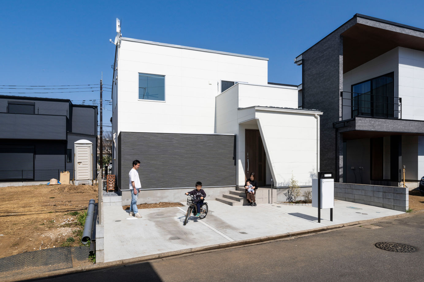 愛される「LDK」iiMA by VISIO 【キッチン/LDK/家事ラク/子育てラク/間取り有】 どこにいても家族を感じられる。 陽だまりに包まれる家の建築実例画像