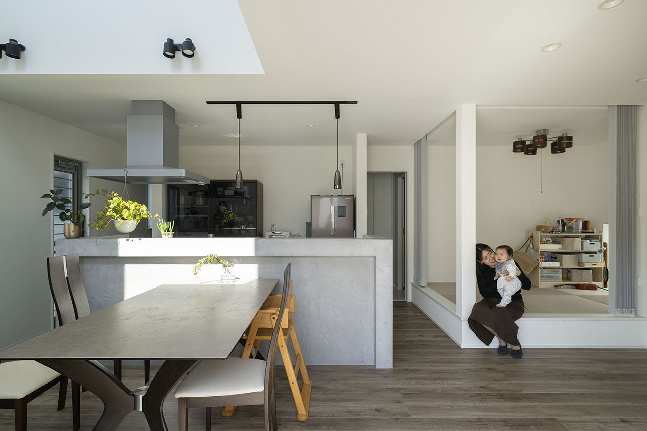 愛される「LDK」iiMA by VISIO 【キッチン/LDK/家事ラク/子育てラク/間取り有】 どこにいても家族を感じられる。 陽だまりに包まれる家の建築実例画像6