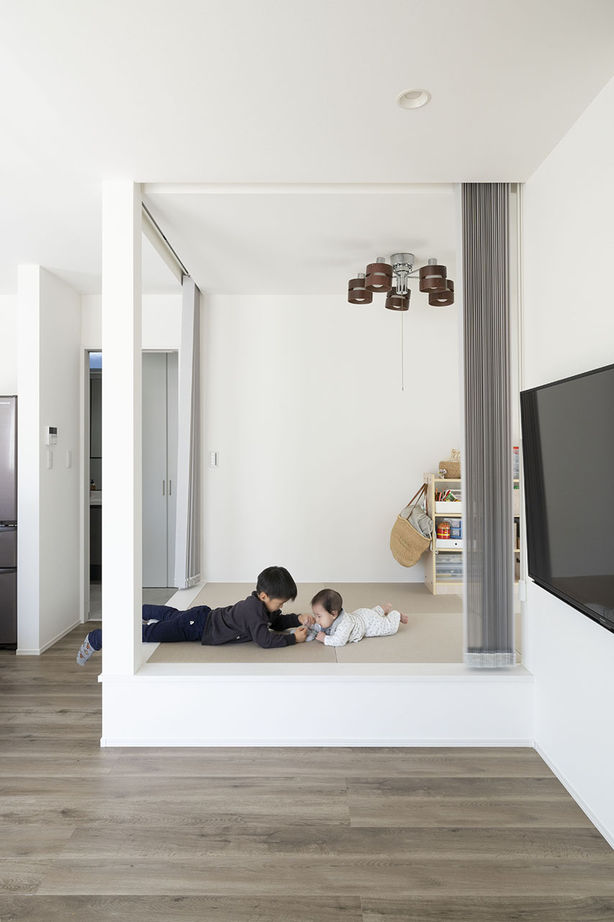 愛される「LDK」iiMA by VISIO 【キッチン/LDK/家事ラク/子育てラク/間取り有】 どこにいても家族を感じられる。 陽だまりに包まれる家の建築実例画像7