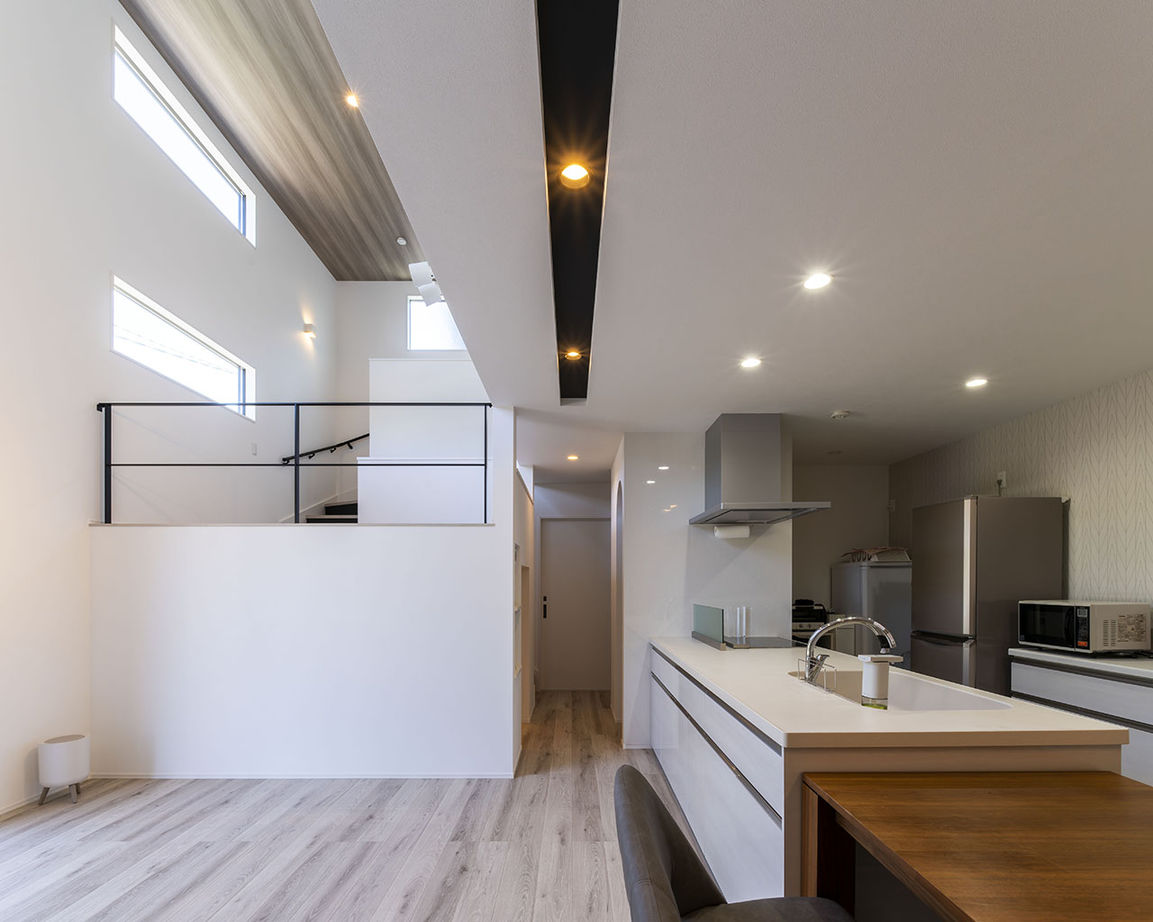 愛される「LDK」iiMA by VISIO 【吹抜/スキップフロア/高性能/間取図有】陽光が広がる明るいLDK！スキップフロアが家族の会話を自然に育むの建築実例画像3