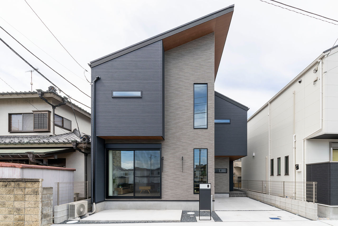 愛される「LDK」iiMA by VISIO 【狭小地／30坪台／間取図有】約29坪の敷地を有効活用。スケルトン階段と吹抜けによる開放感が心地よい家の建築実例画像