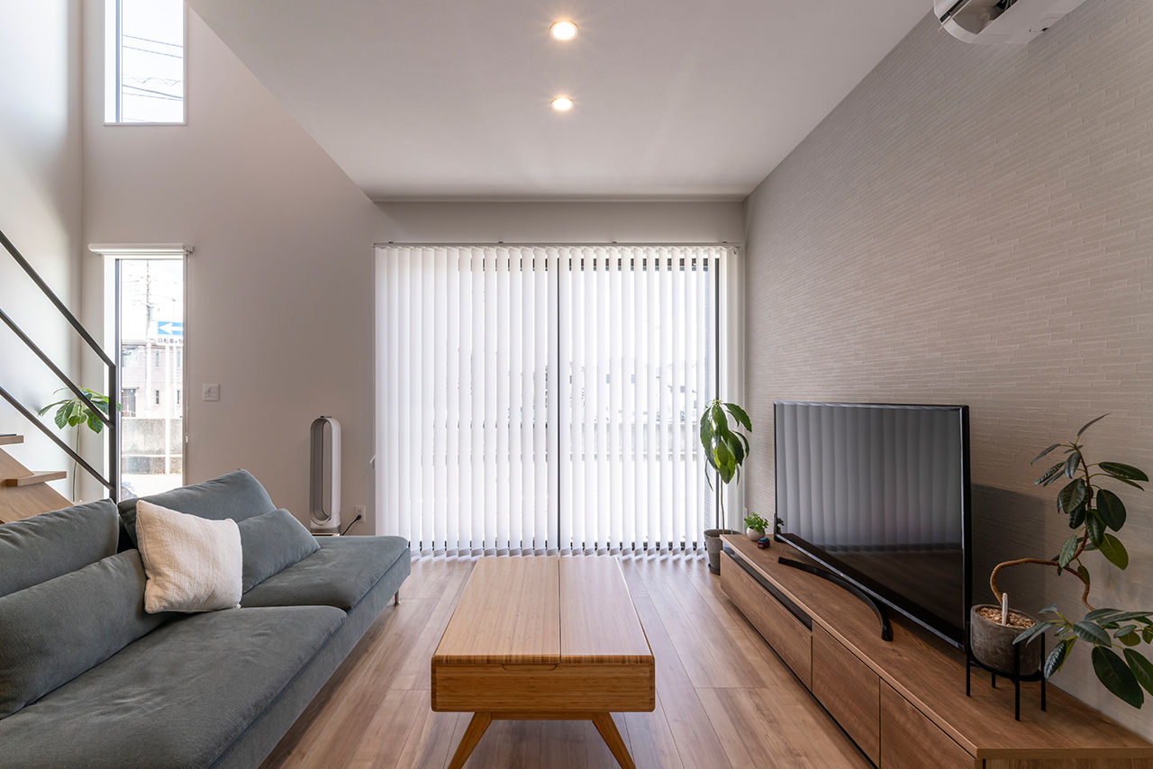 愛される「LDK」iiMA by VISIO 【狭小地／30坪台／間取図有】約29坪の敷地を有効活用。スケルトン階段と吹抜けによる開放感が心地よい家の建築実例画像4