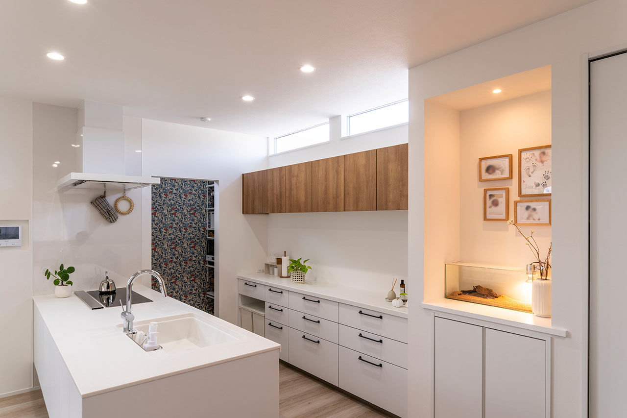 愛される「LDK」iiMA by VISIO 【2階リビング／20坪台／間取図有】変形地をムダなく活用！デッドスペースを収納に充て、広々LDKを実現の建築実例画像3