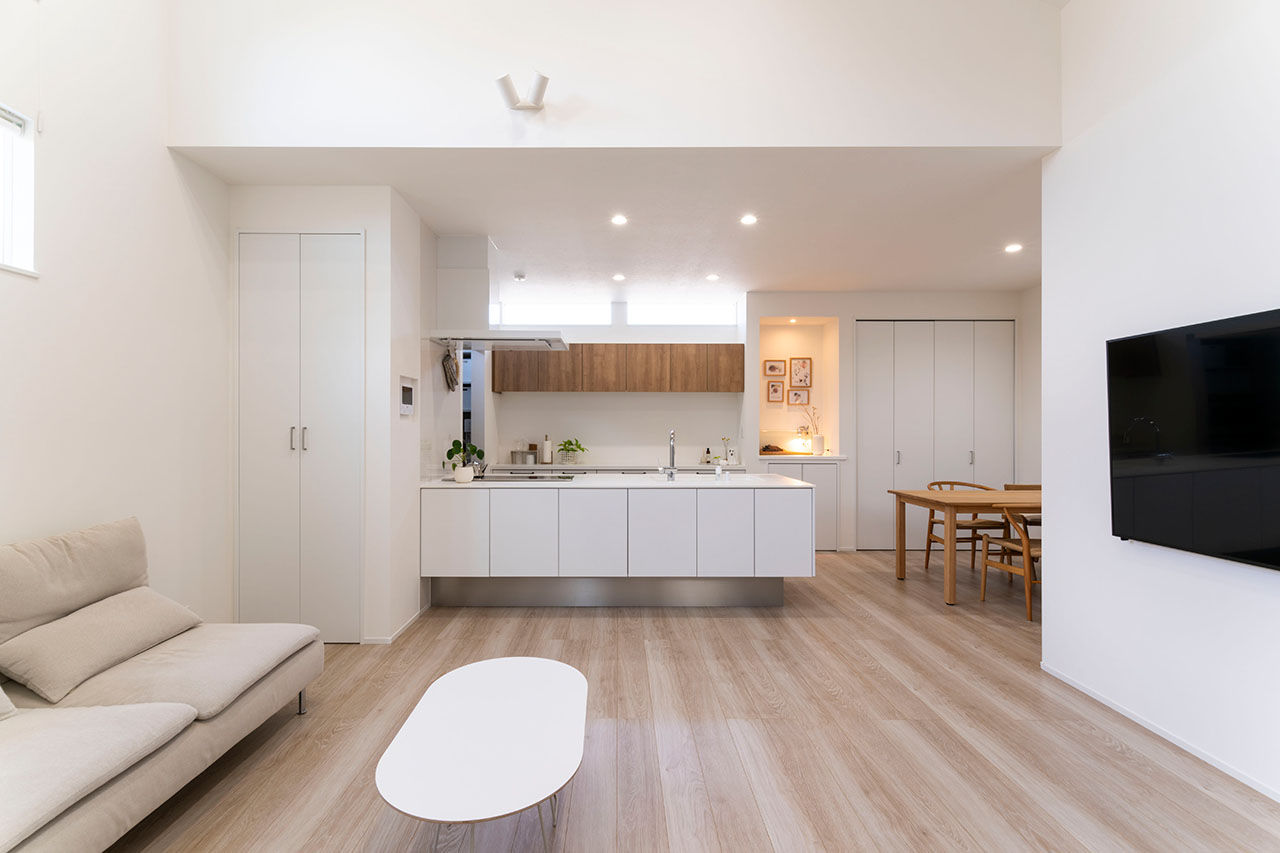 愛される「LDK」iiMA by VISIO 【2階リビング／20坪台／間取図有】変形地をムダなく活用！デッドスペースを収納に充て、広々LDKを実現の建築実例画像7