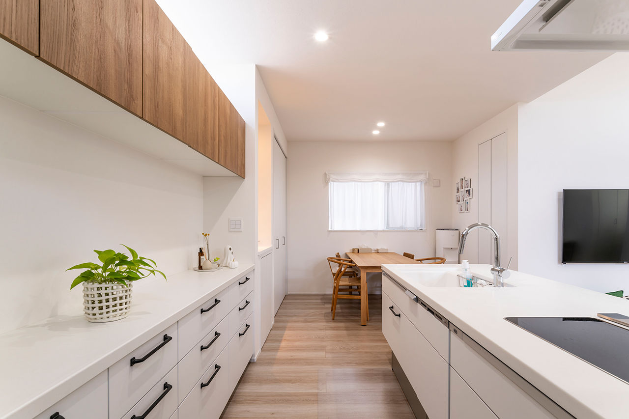 愛される「LDK」iiMA by VISIO 【2階リビング／20坪台／間取図有】変形地をムダなく活用！デッドスペースを収納に充て、広々LDKを実現の建築実例画像8