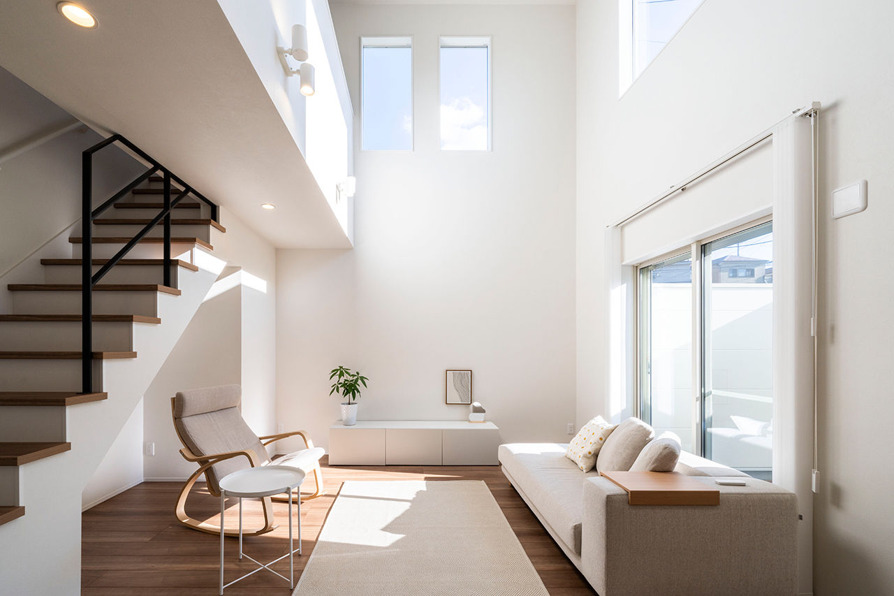 愛される「LDK」iiMA by VISIO 【キッチン／吹抜けリビング／20坪台／間取図有】家中に光をもたらす、ロジアと吹抜けのあるおしゃれな家の建築実例画像